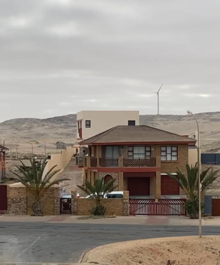 The Oasis Accommodation Lüderitz Εξωτερικό φωτογραφία