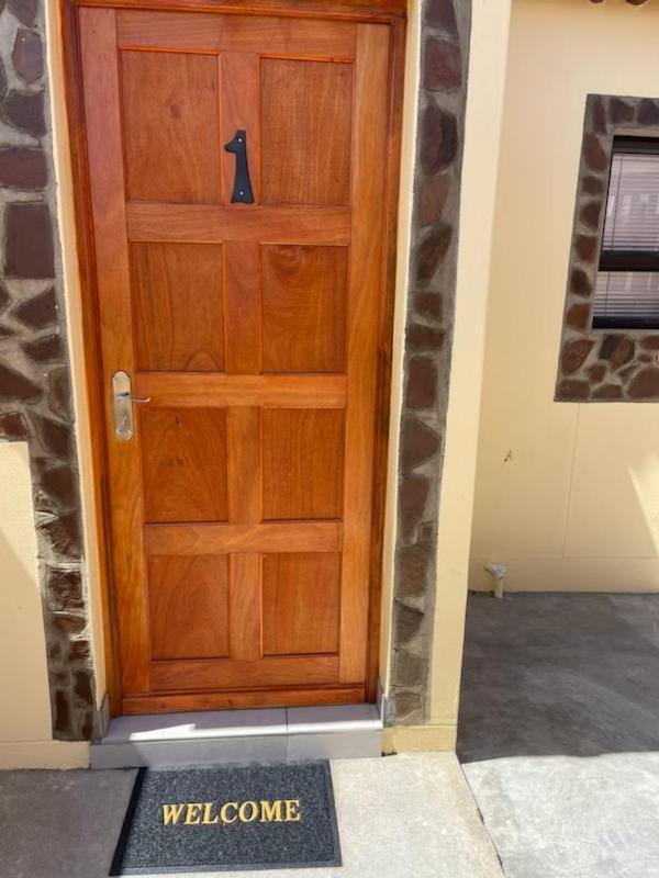 The Oasis Accommodation Lüderitz Εξωτερικό φωτογραφία